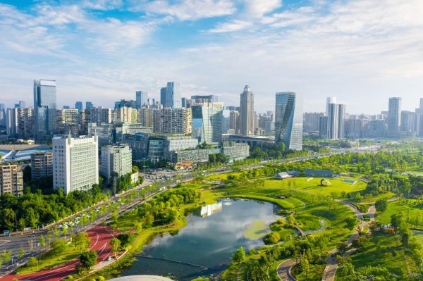 国尚策略 成都两宗宅地38.37亿元成交，锦江区地块溢价率超75%