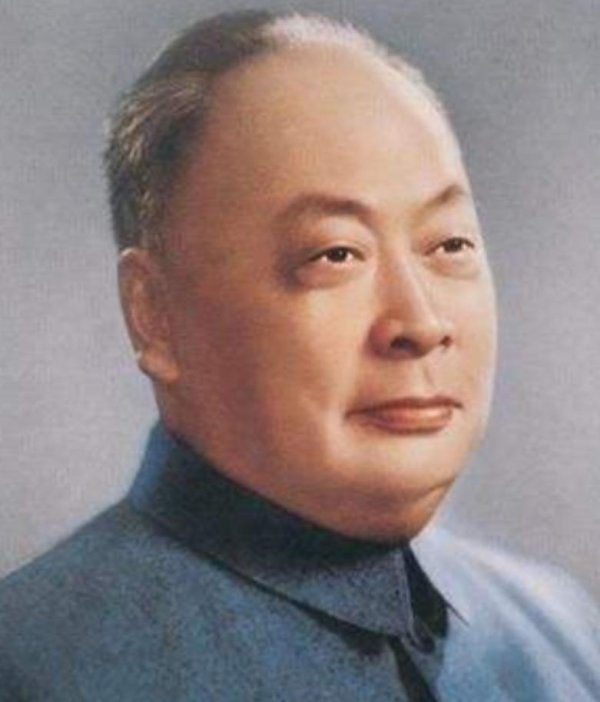 易倍策略 1971年，陈毅接见康矛召，闲聊时掀起来上衣：你看一看不就知道了